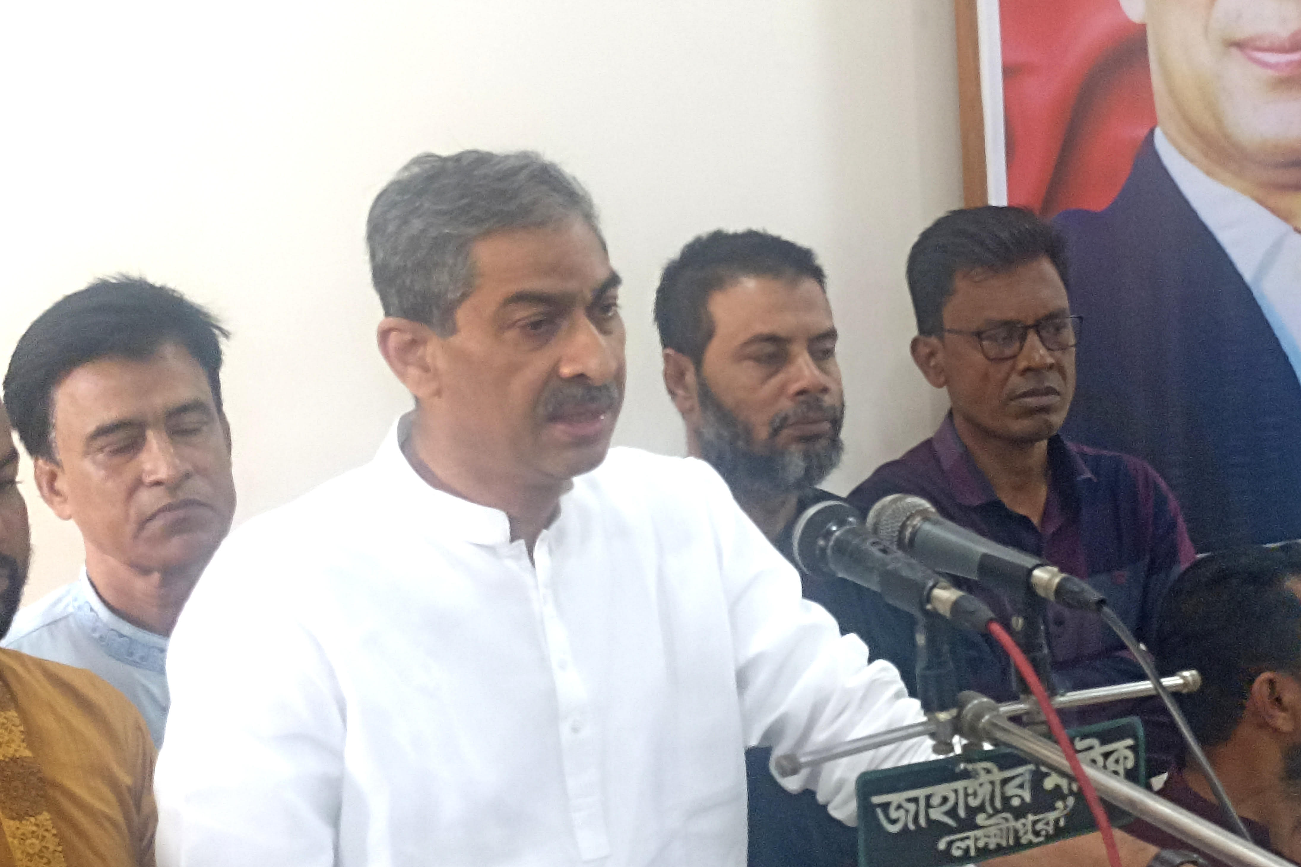 ঝটিকা মিছিলের মধ্যে ফ্যাসিবাদ লুকায়িত আছে, তাদেরকে সুযোগ দেওয়া যাবেনা: এ্যানি